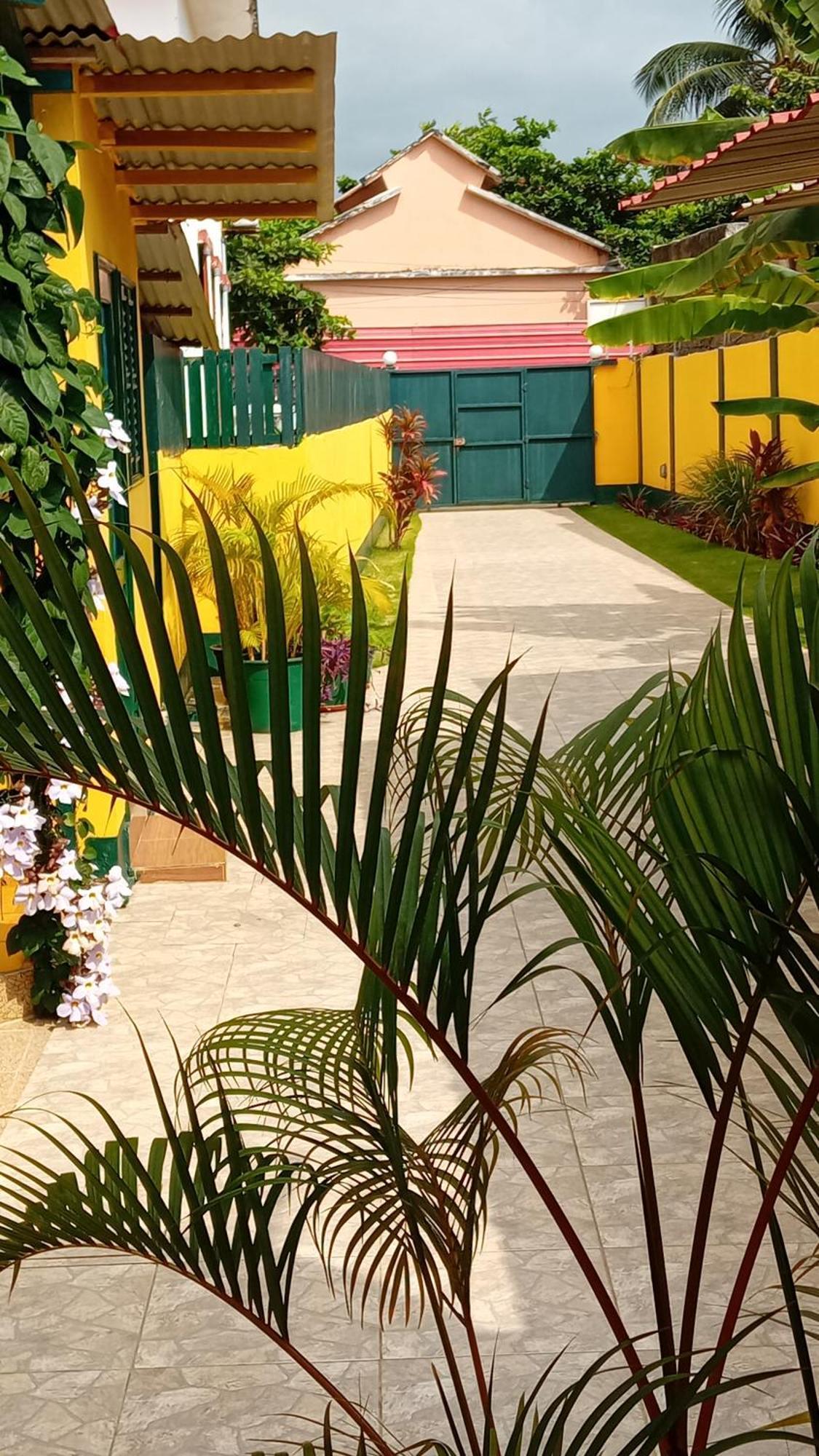 Residencialdes Bed and Breakfast Sao Tome Exteriör bild