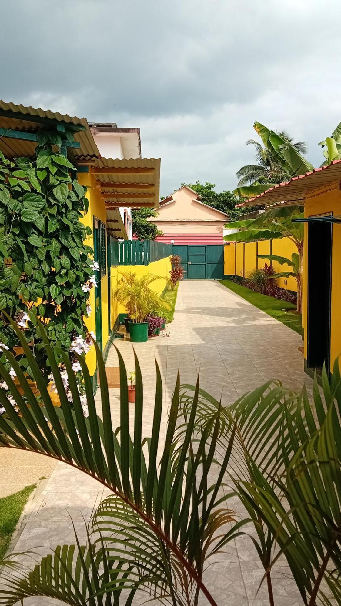 Residencialdes Bed and Breakfast Sao Tome Exteriör bild